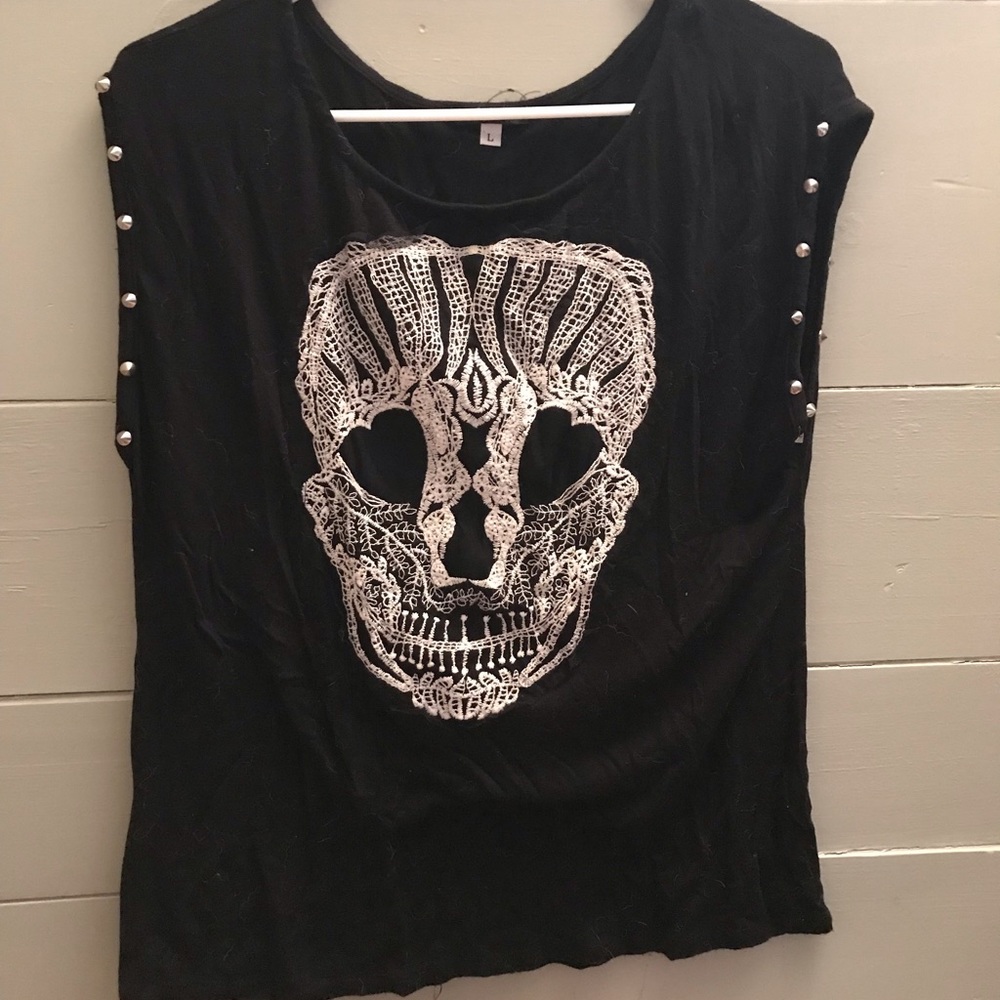 Lace skull tee